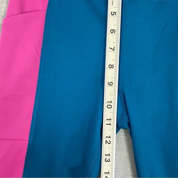 NEW Lou & Grey Side Pocket Leggings Size Small - Picture 9 of 11